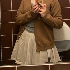 Coquette kjol - Mini skirt köpt från monki, använd 1 gång. I ny skick 