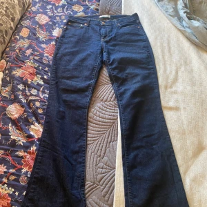 Levis bootcut Jeans - Super bra skick, knappt använd. Bootcut och skulle användas om de passade mig 
