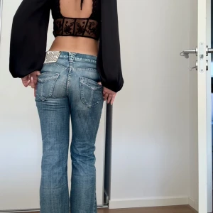 Lågmidjade jeans  - Skitsnygga lågmidjade jeans storlek w28 / l32