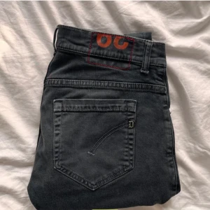 Dondup George - Dondup jeans i mycket bra skick. Skriv vid frågor pris inte hugget i sten