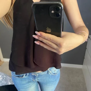 linne gina  - svart linne med volanger från gina tricot🖤 oanvänt 