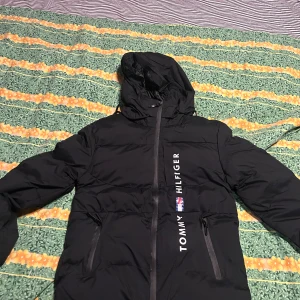 Tommy Hilfiger jacka - Aldrig använt, medium, nyskick