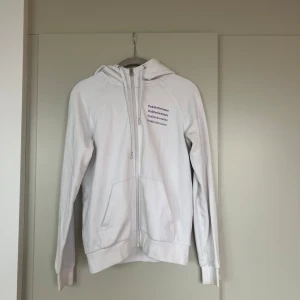 Peak Performance tjocktröja - Storlek S. Bra skick   Nypris 599:-