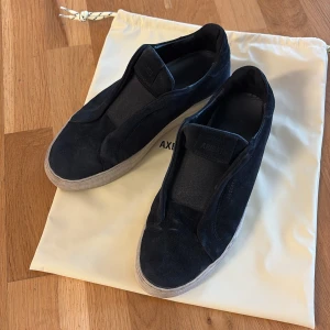 Svarta sneakers från Axel Arigato - Axel Arigato Clean 360, stl 41! Skorna är i bra skick och kommer med originalpåse.