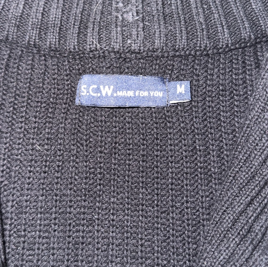 Svart stickad tröja från S.C.W. - 90