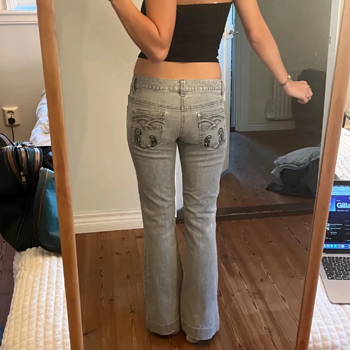 Unika låg midjade jeans - 90