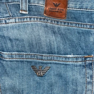  Armani Jeans -  blå jeans från Armani Jeans i storlek 36. Sparsamt använda.