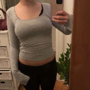 Soft touch långärmad - Långärmad tröja från Gina Tricot i deras soft touch kollektion❤️ aldrig använd!