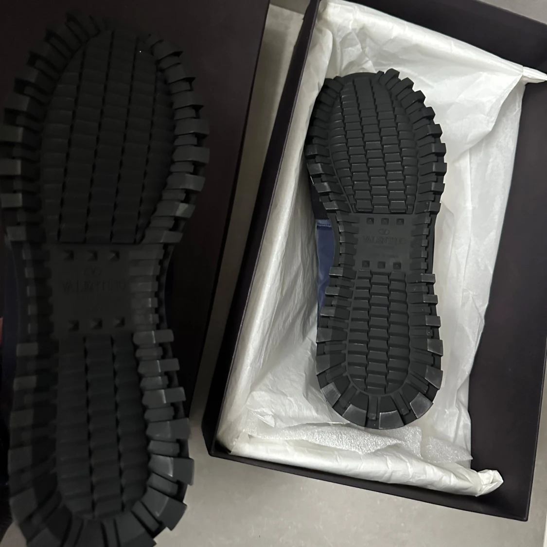 Valentino rockrunner ( HELT NYA ) - 92