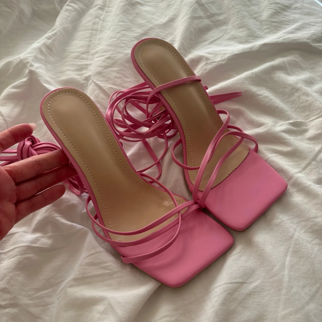 Rosa klackskor med snörning - 91