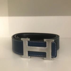 H bälte  - Säljer nu dessa Skärpet som är i riktigt bra skick. | Det är stilrent och passar nästan till allt. | Det är bara att höra av sig om man har några frågor eller vill ha flera bilder🍾🍾🍾