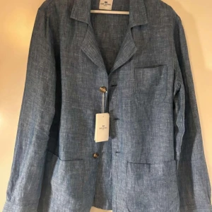 John Henric overshirt  - Helt ny med lappar inga defekter elr nåt, storlek S. Dm för ytterligare info