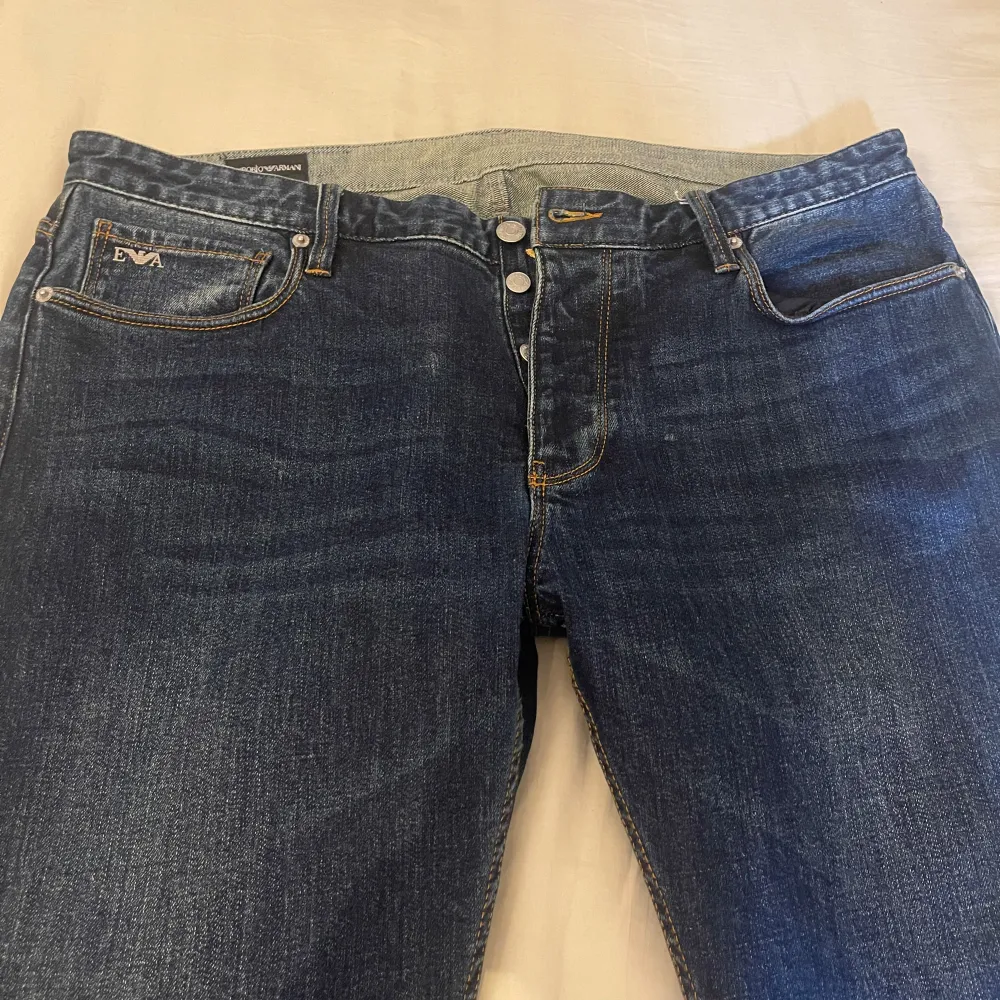 Emporio Armani Jeans, Slim fit   Använda fåtalet gånger, nypris 2400. Jeans & Byxor.