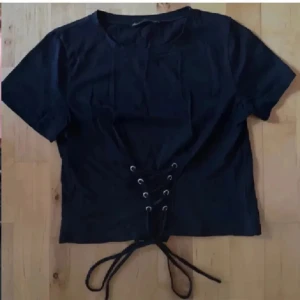 Tröja med snörning - Super fin tröja med snörning❤️