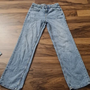 Jeans - Stl 170, fint skick har används några gånger