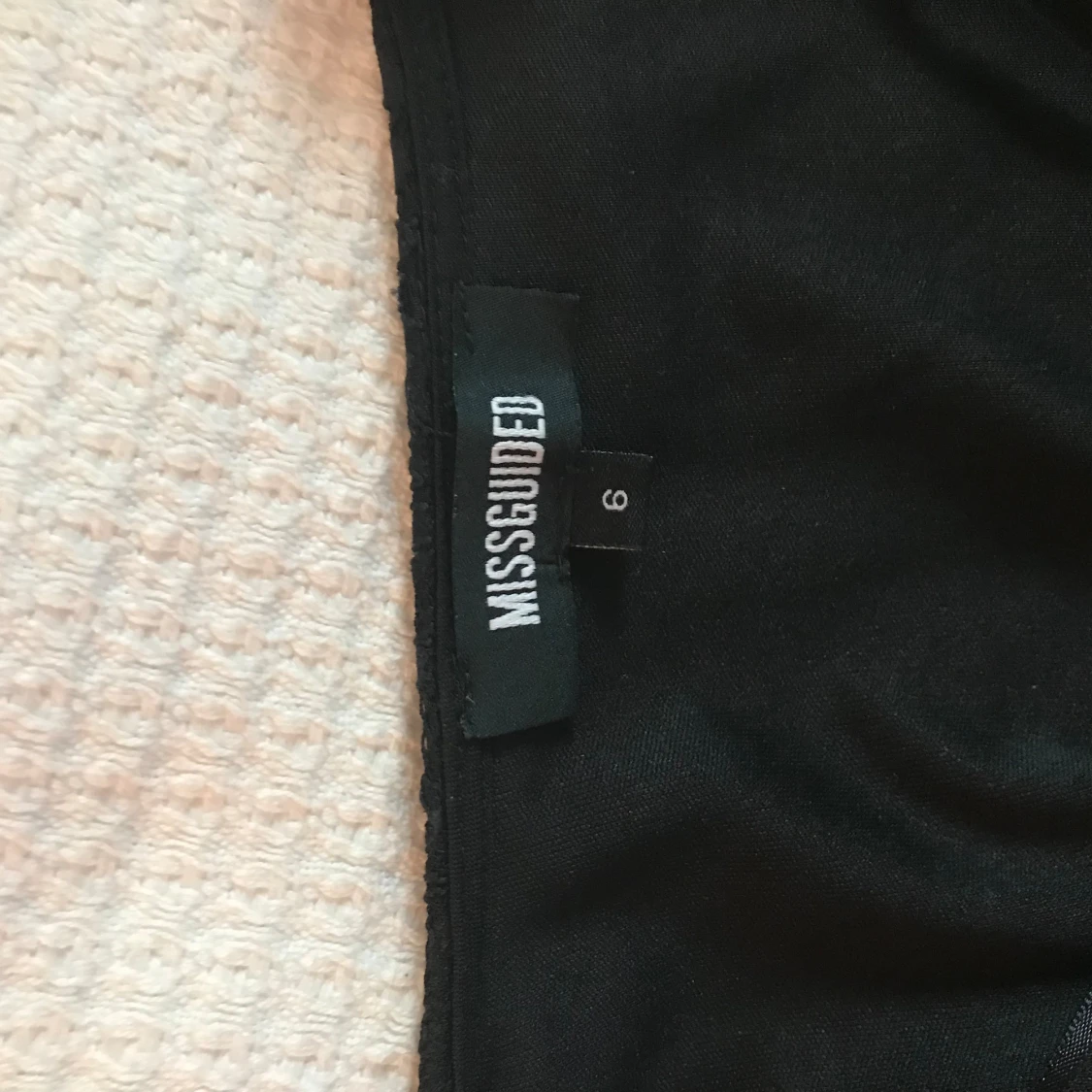 Snygg svart spetstopp - 91