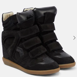 Isabel Marant skor - Säljer mina Isabel marant skor då jag ej använder dom längre, lite slitna på insidan men annars i fint skick. 