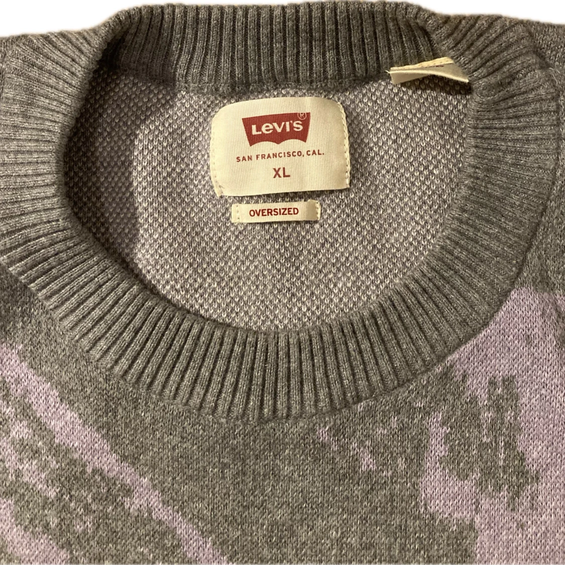 Grå mönstrad tröja från Levi's - 91