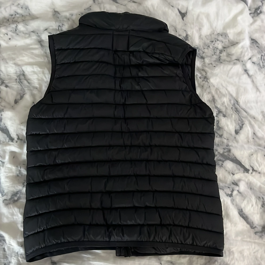 Svart dunväst från McKinley - 90