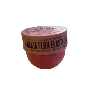 Sol de Janeiro body lotion (mini)🤍 - Body lotion från sol de Janeiro, 68🤍 luktar extremt gott men tyvärr använder jag inte de och min hud tyckte inte om den, man kan få med en body mist (mini) dock är de knappt nått kvar men ifall man vill ha med de❤️