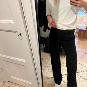 Kostymbyxor  - Supersköna kostymbyxor i mjukare material från Stockho LM. Aldrig använda. Jag är 169cm