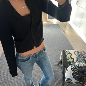 Kofta  - Så fin basic svart kofta!💕