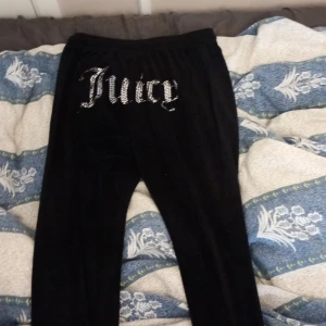 Byxor  - Bra skick, typ inte använda,