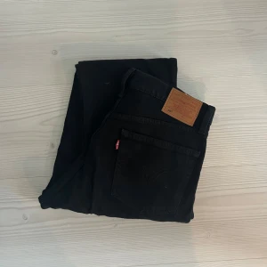Levi’s jeans  - Mellanhög midja, i gott skick!