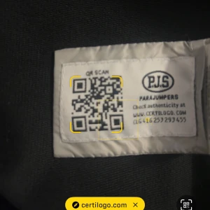 Parajumper cardigan  - Tja säljer nu min Parajumper jacka eftersom den har blivit för liten och inte kommit till användning perfekt jacka till hösten!