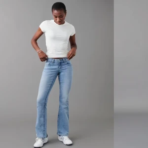 bootcut low jeans - säljer dessa lågmidjade jeansen från gina. Har använt dem väldigt få gånger, så de är i god skick! 💓 köpte för 500 