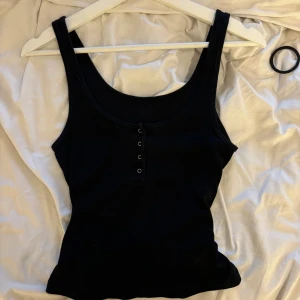 Zara linne med knappar - Använder inte längre, köparen står för frakten 🖤