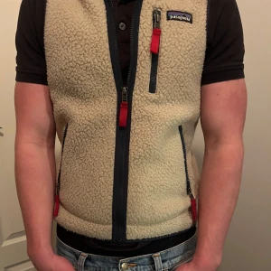 Patagonia väst - Säljer nu min feta patagonia väst då den inte kommer till användning längre Skriv om ni undrar minsta lilla