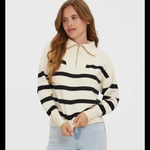 Säljer min fina stickade tröja  - Den är ifrån Vero Moda. Fint skick 