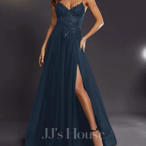 Balklänning - Superbra skick! Orginialpris 2 818kr