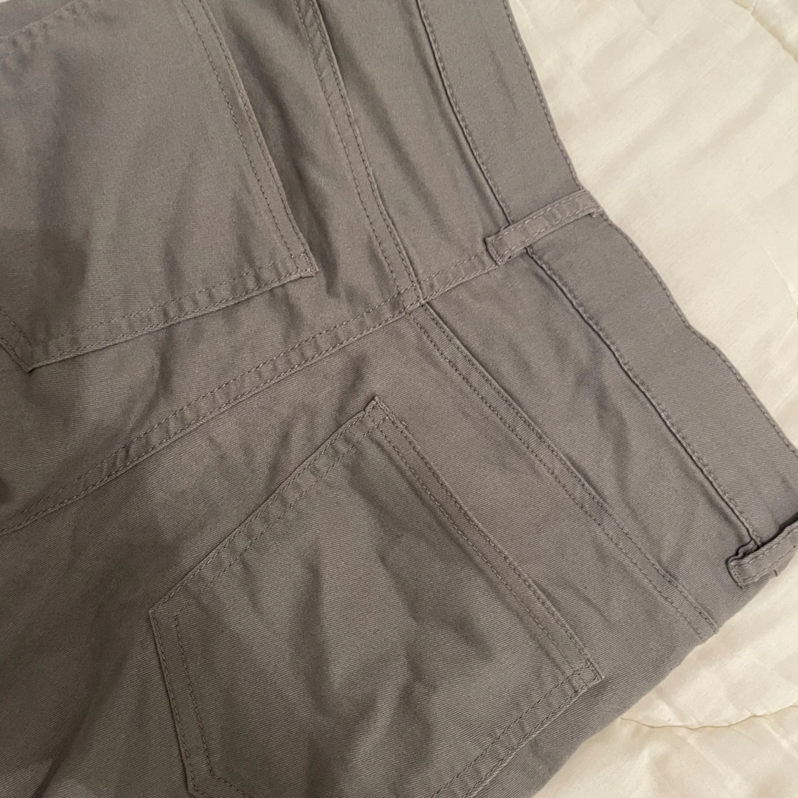 Gråa skinnys från Bik Bok - 91