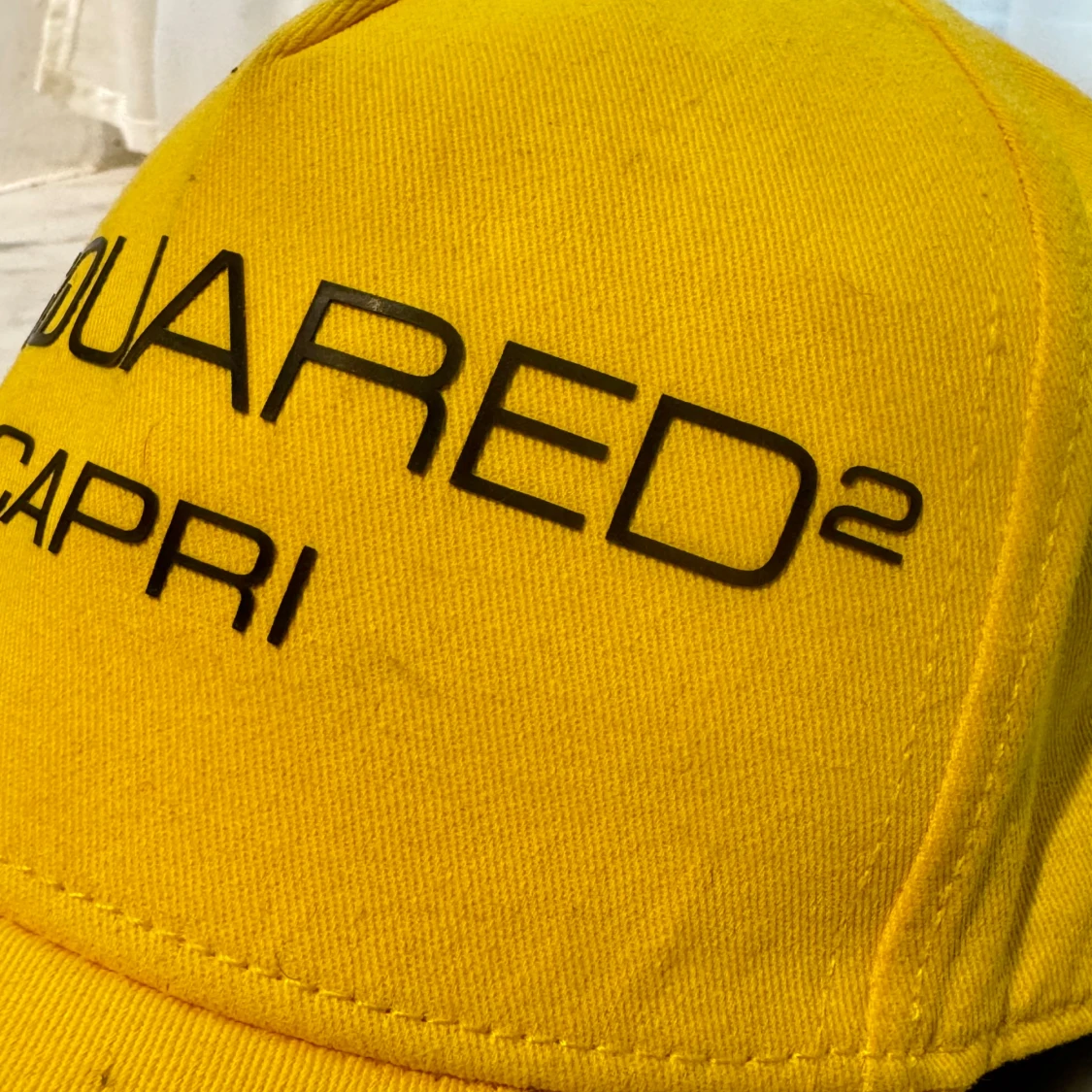 Gul keps från Dsquared2 - 91