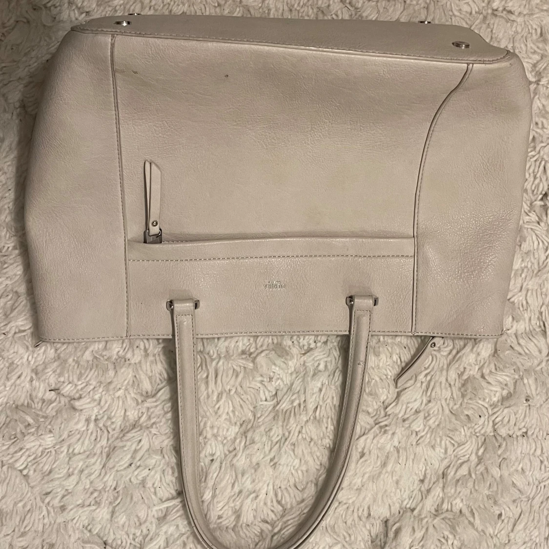 Beige axelväska med dragkedja - 90