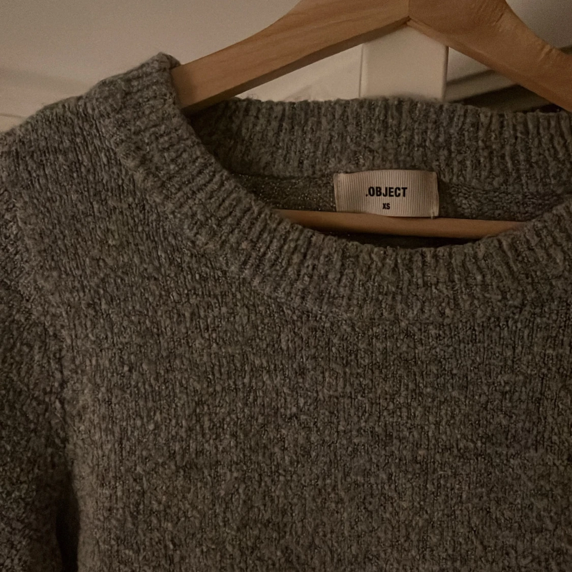 Grå stickad tröja från Object - 90