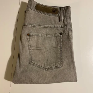 Tiger of sweden jeans storlek 31/32 - Säljer dessa sjukt snygga tiger of sweden jeans. Dem är i fint begagnat skick.               Dem är storlek 31/32.                                                           Hör av dig vid frågor!