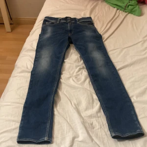 Replay hyperflex jinz - Jag säljer mina feta Replay jeans föratt dem blev för små. Storlek 158cm. Har knapt använt.