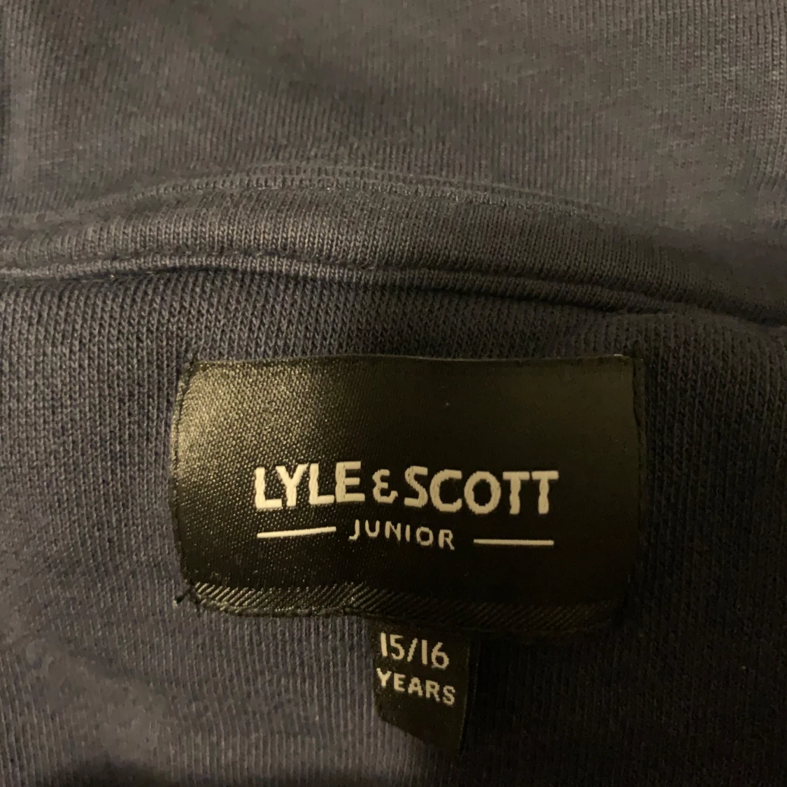 Mörkblå hoodie från Lyle & Scott - 91