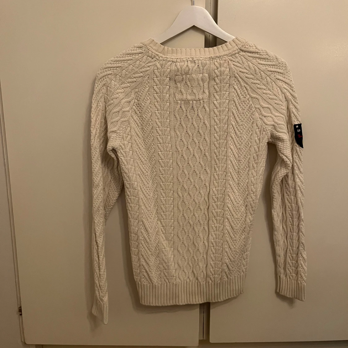 Vit stickad tröja från Bondelid - 90