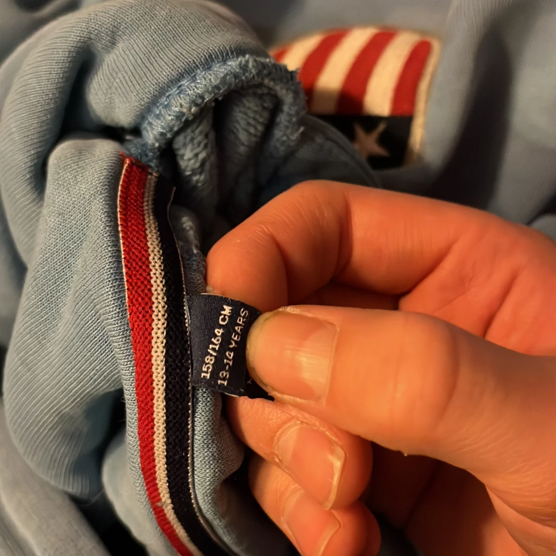 Blå hoodie från GANT - 91