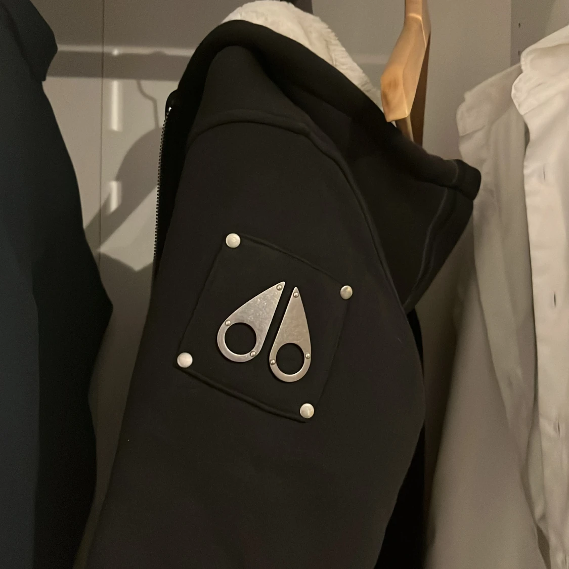 Svart jacka från Moose Knuckles - 91