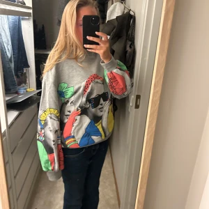 Tröja  - Så cool tröja, bra passform och annorlunda! Pris kan diskuteras vid snabb affär