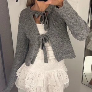 Kofta - Object - Säljer denna söta kofta i storlek S från Object 💕 Hör gärna av dig vid funderingar 😊