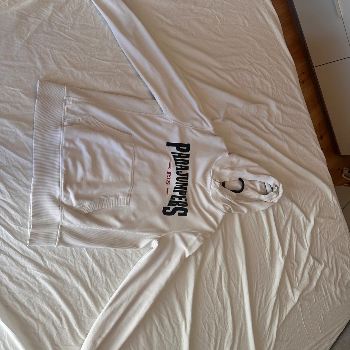 Vit hoodie från Parajumpers - 1