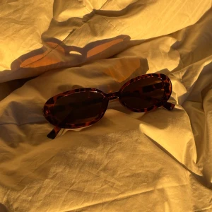 Vintage Solglasögon | Leopard - Jättesnygga trendiga retro solglasögon med ett leopard mönster. Helt oanvända, perfekt inför sommaren💕💕