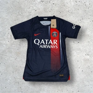 PSG fotbollströja - PSG Hakimi Tröja | Helt Ny skick 10/10 Inga defekter | Nypris 900kr | Hör av er för mer information/bilder!