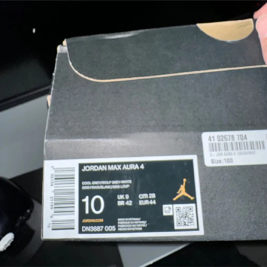 Grå Jordan Max Aura 4 - 3